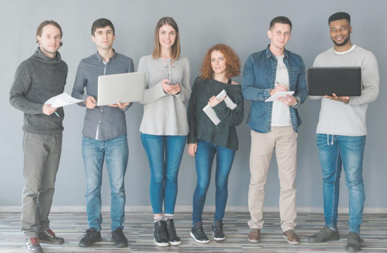 Vue de l'équipe carulynexio travaillant sur l'amélioration de la plateforme budgétaire